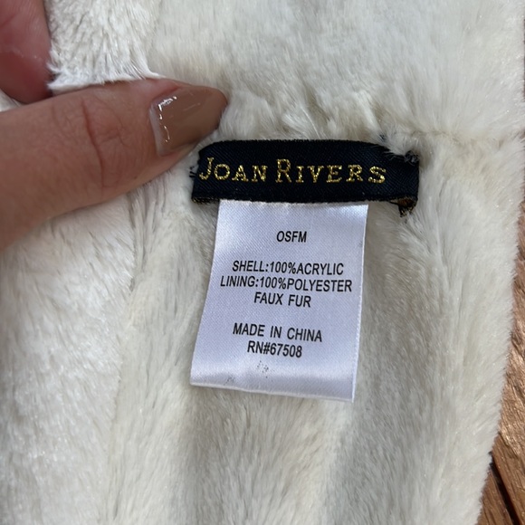 Joan Rivers Infinity Scarf - Picture 2 of 3